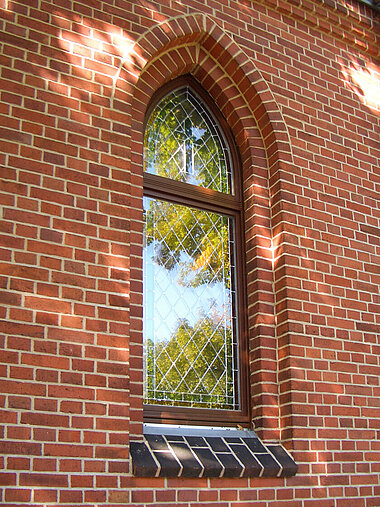 Ornamentverglasung Spitzbogenfenster
