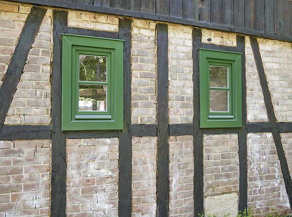 Schmale Holzfenster Fachwerkhaus