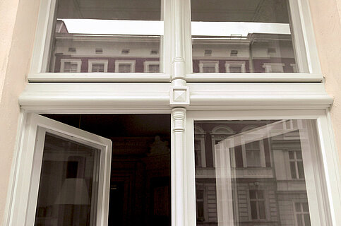 Kastenfenster Verzierung