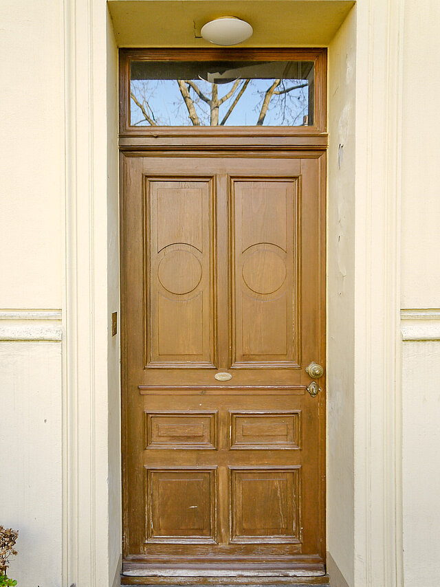 Aufgewerteter Nachbau Im Denkmalschutz Die alte Haustür (denkmalgeschützt)