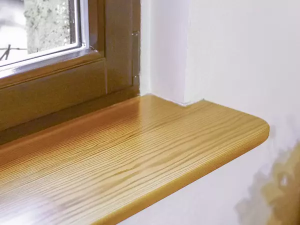 Innere Fensterbank aus Holz