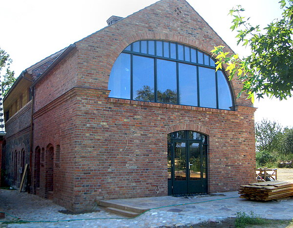 Korbbogenfenster Fern