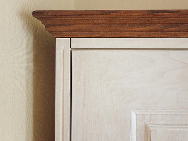 Wandschrank Holzkranz