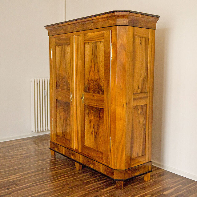 Möbelrestauration Biedermeier Schrank