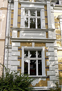 Strassenansicht Restaurierte Fenster