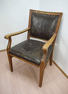 Armlehnstuhl Leder kaputt