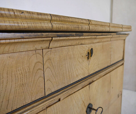 Kommode Oberer Schub alt